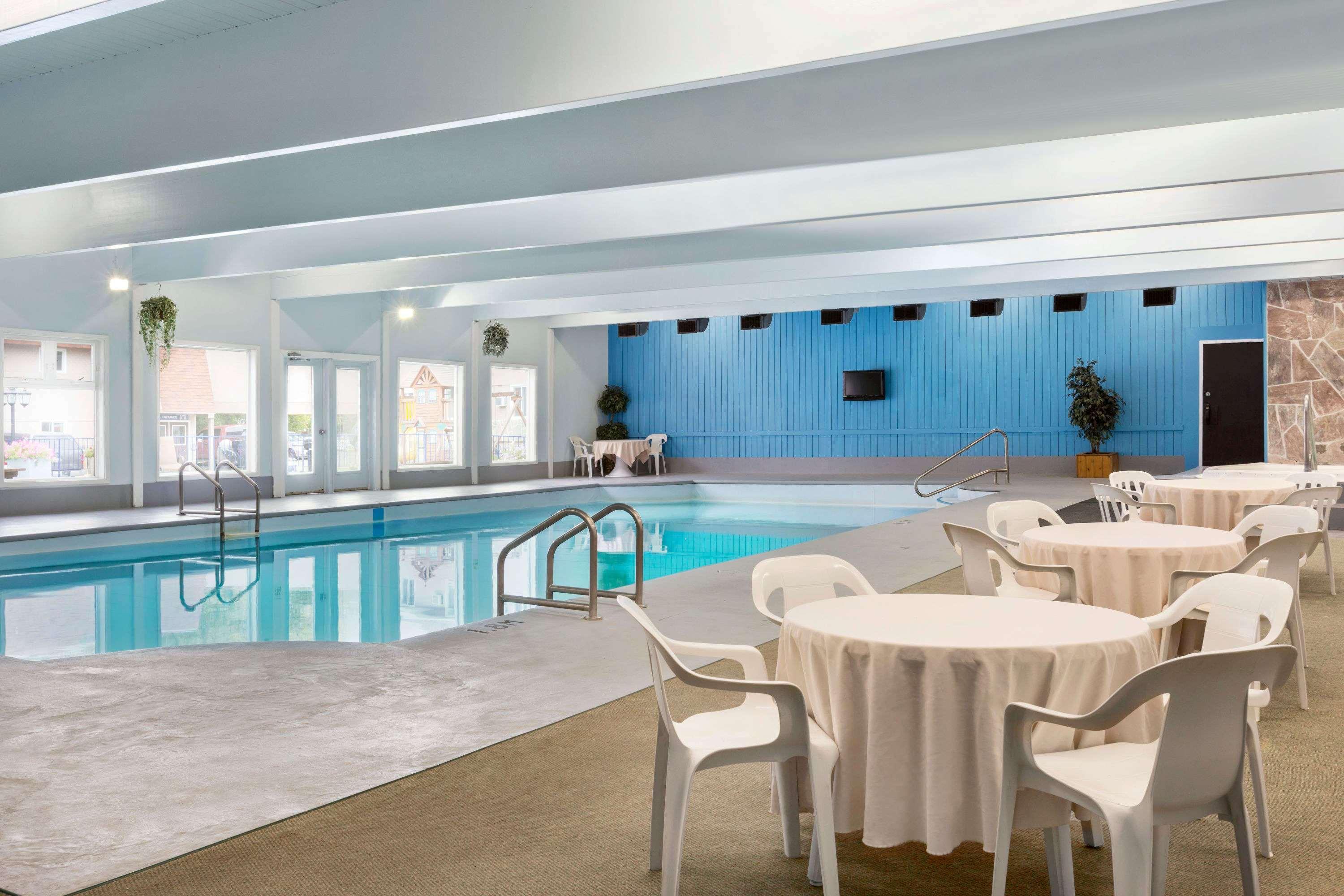 Travelodge By Wyndham Kenora Bagian luar foto