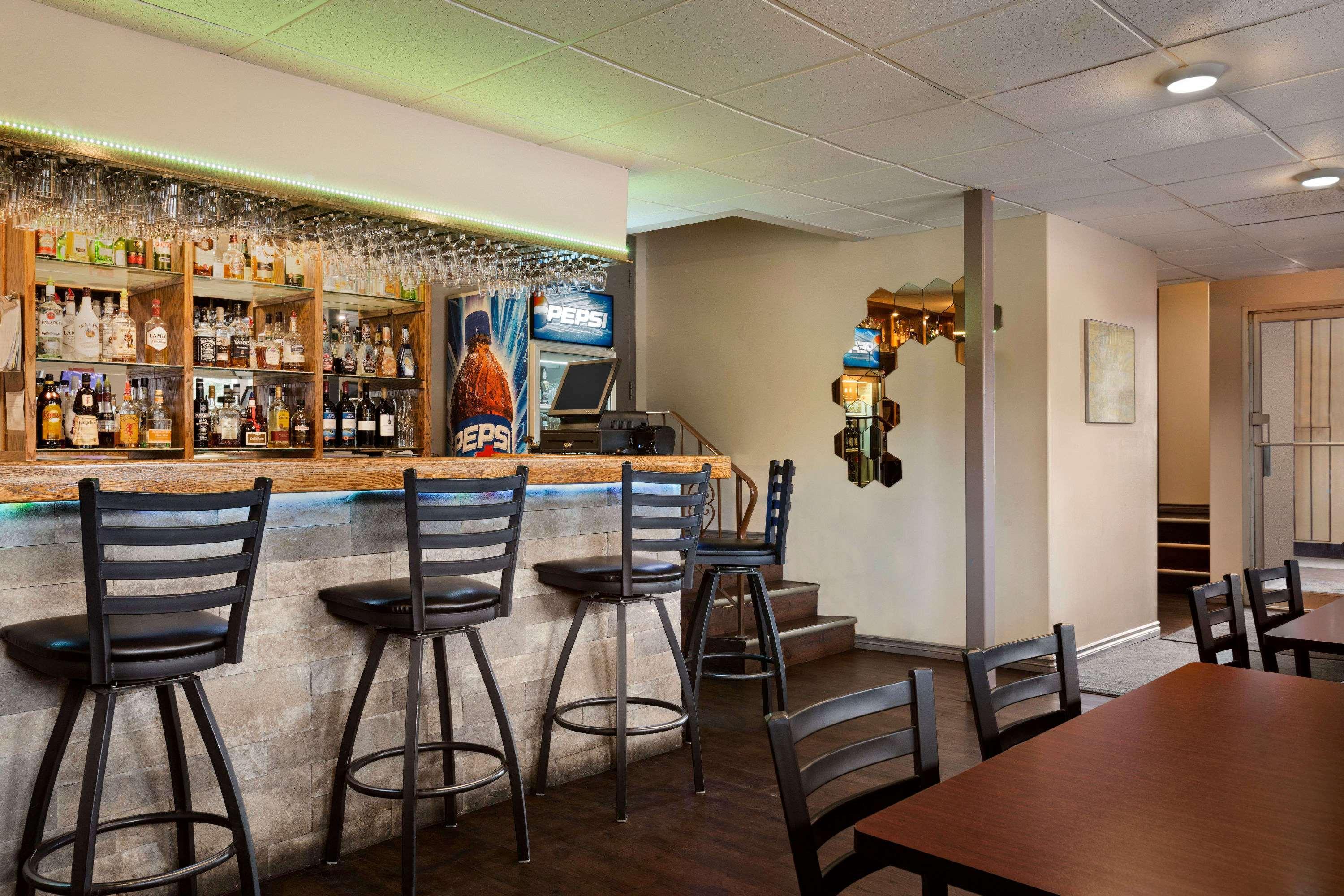 Travelodge By Wyndham Kenora Bagian luar foto