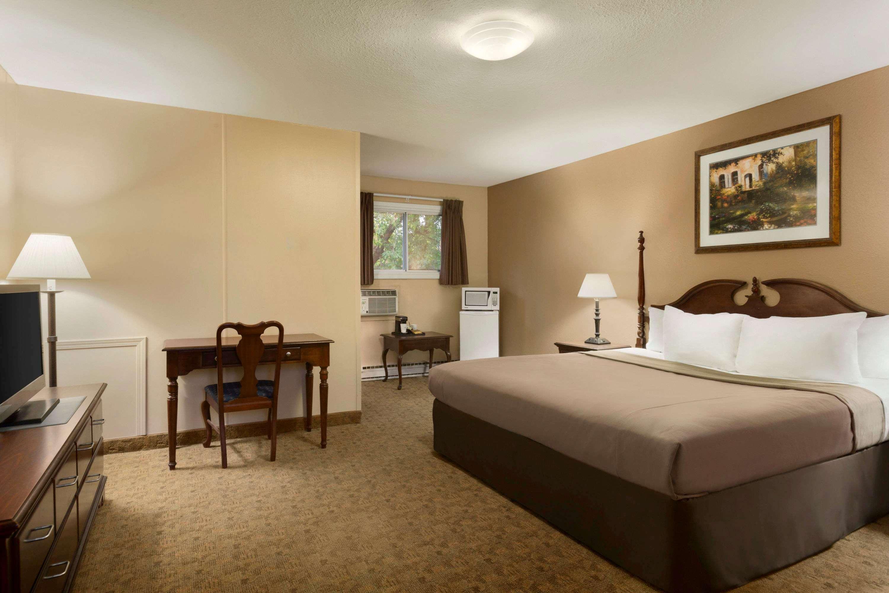 Travelodge By Wyndham Kenora Bagian luar foto