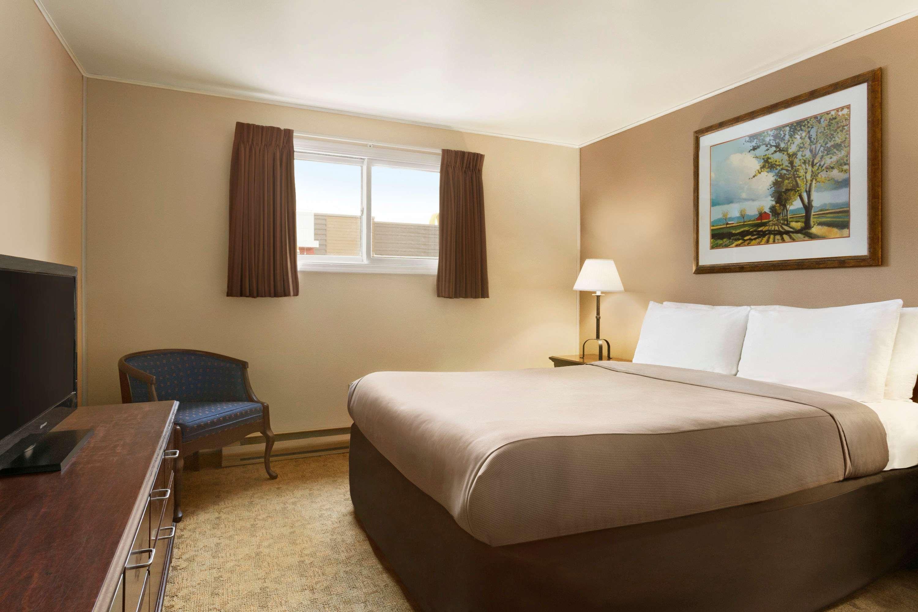 Travelodge By Wyndham Kenora Bagian luar foto