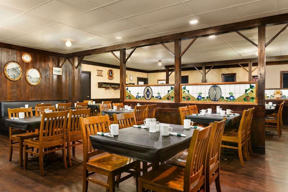 Travelodge By Wyndham Kenora Bagian luar foto